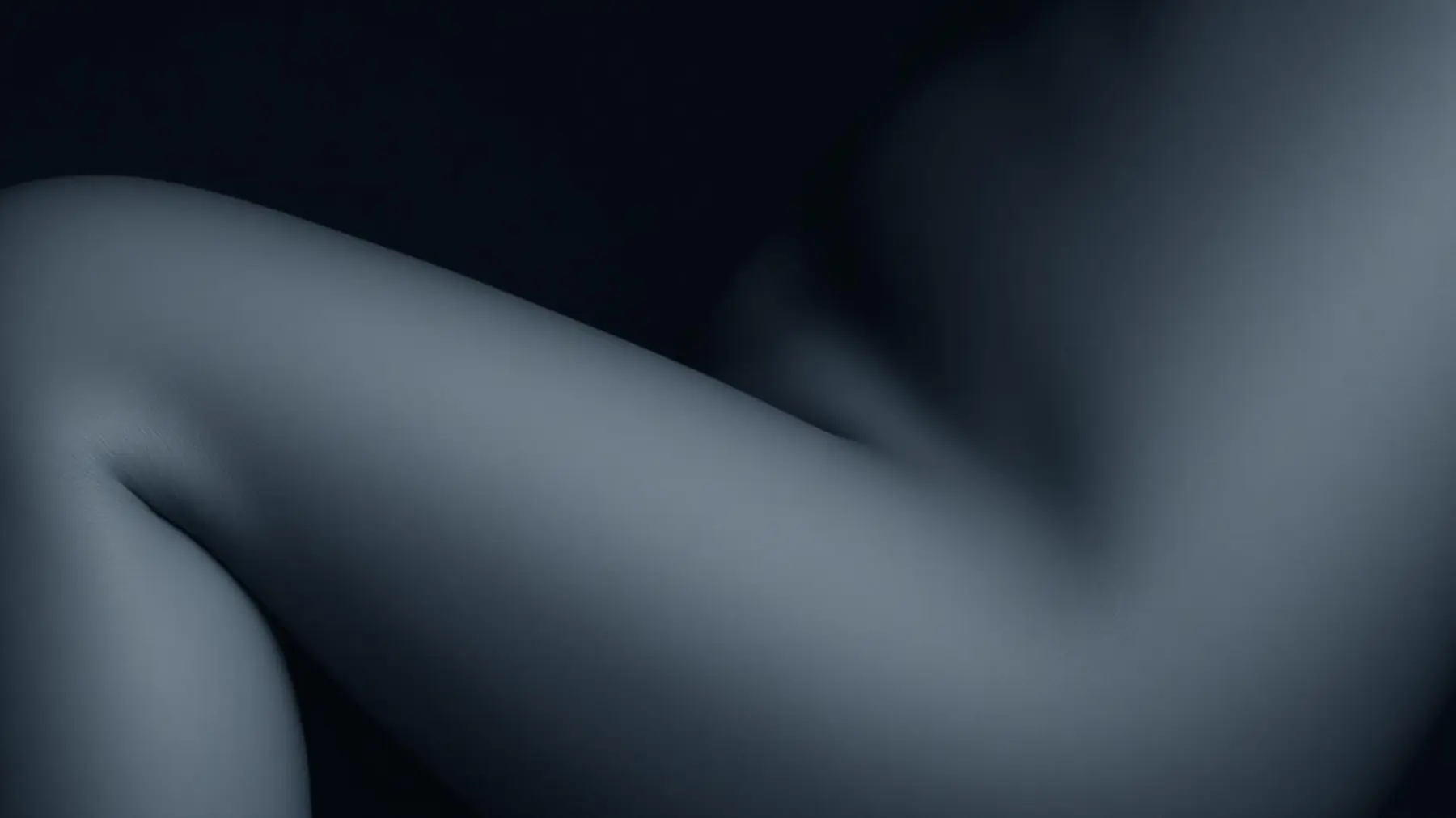 Body contouring markings on the abdomen before VASER liposuction